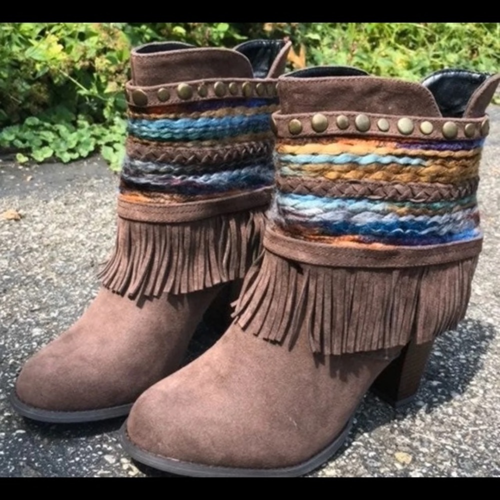 Fringed Ankle boots w heel